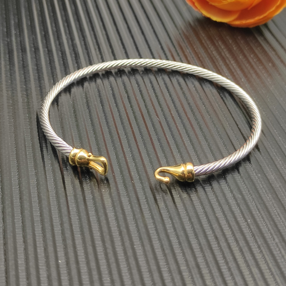 David Yurman 3mm Gold Hook Bracelet - Picture 4 of 5